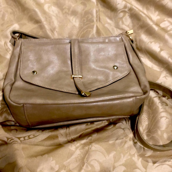 Tan purse with many pockets/compartments - Picture 1 of 16